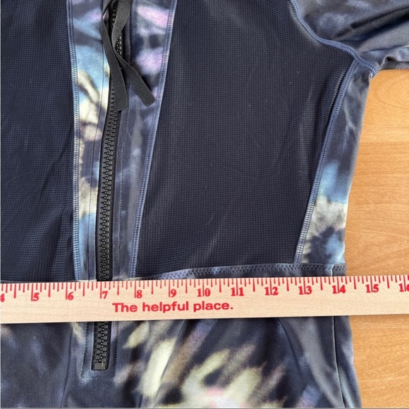 THE UPSIDE SURFSUIT, SIZE US 10. - Picture 9 of 14